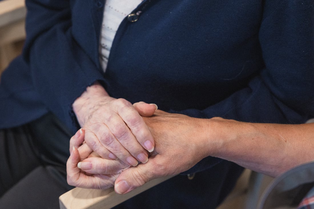 Ikääntyneiden läheiset ovat tyytyväisiä yhteistyöhön ja osallisuuteen asumispalveluissa